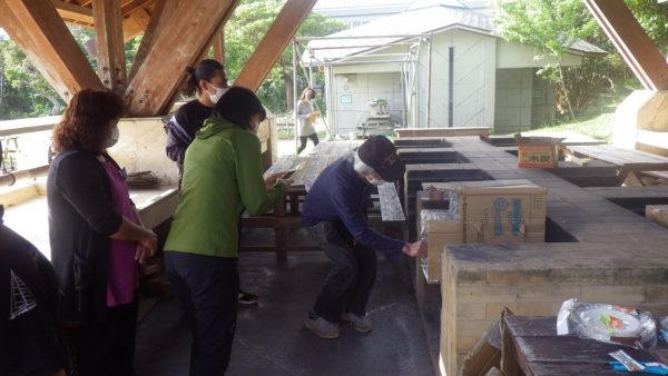 ダンボールピザ作り体験